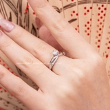 Nhẫn bạc Việt Nam xi vàng trắng 18k đính kim cương Moissanite ổ đá bốn chấu sợi đan