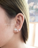 Khuyên tai bạc Việt Nam ba lá đuôi hai ổ đá