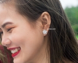 Khuyên tai bạc Việt Nam hoa năm cánh ổ đá giữa