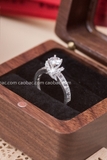 Nhẫn bạc Việt Nam ổ đá cạnh V đá nhỏ