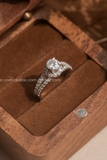 Nhẫn bạc Việt Nam xi vàng trắng đính Kim Cương Moissanite 4 li Charlotte