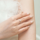 Nhẫn bạc Việt Nam ổ đá bốn chấu họa tiết cổ điển