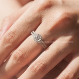 Nhẫn bạc Việt Nam xi vàng trắng 18k đính kim cương Moissanite 4li Adore