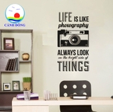 Decal dán tường máy ảnh và chữ truyền động lực về cuộc sống