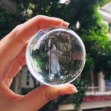 Quả cầu pha lê khắc Quan Công chống đao 3D kèm đế pha lê trang nhã