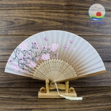 Quạt giấy Nhật Bản thanh tre tự nhiên in hình hoa độc đáo