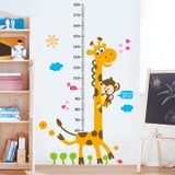 Decal dán tường thước đo chiều cao cho bé hươu cao cổ khỉ con ngộ nghĩnh