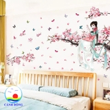 Decal dán tường nghệ thuật đàm đạo  giữa vườn đào