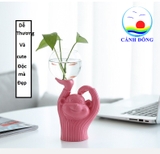 Mô hình khỉ ngộ nghĩnh nâng chậu thủy tinh trồng cây