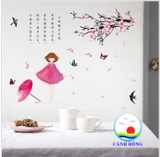 Decal dán tường cô gái hồng cành hoa đào thơ mộng