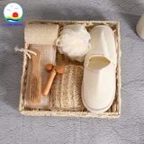 Hộp quà Spa thiên nhiên quà tặng Việt Nam ý nghĩa bao gồm Khay đựng,xơ mướp, bông tắm,dép đi trong nhà,dây kéo, đá mài,massage mặt ,lược