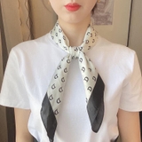 Khăn Vuông To Chữ D Trắng Đen 135