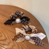 Cột Nơ Đính Ngọc Trai Vuông 20