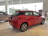 xe toyota yaris màu đỏ 2019