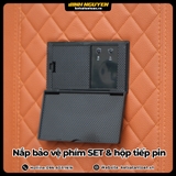 Nắp bảo vệ phím SET và hộp tiếp pin trên két sắt Xiaomi CRMCR 80JBW giúp chống ẩm và chống can thiệp