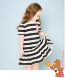 Váy cotton kẻ đen trắng logo gấu nâu bé gái Jelis. HA5157
