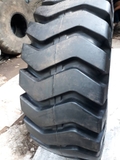 Lốp xúc lật 20.5-25 Deestone sản xuất tại Thái Lan