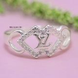Nhẫn Bạc Nữ Trơn Thiết Kế Logo LV Đính Đá N2408260041