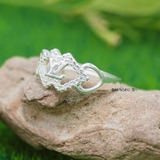 Nhẫn Bạc Nữ Trơn Thiết Kế Logo LV Đính Đá N2408260041