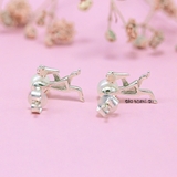 Bông Tai Bạc Nữ S925 Kiểu Nụ Hình Chàng Trai Cầm Bông Tặng Bạn Gái H2410230106