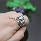 Nhẫn Bạc Nam Phong Thủy Đá Đen Hình Chữ Nhật Dài Gắn Rồng Cá Tính N2407050013