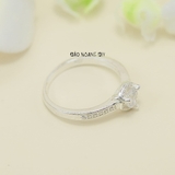 Nhẫn Bạc Nữ Kiểu Tròn Đá 4 Ly Tinh Tế N2412110023