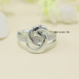 Nhẫn Bạc Nữ Kiểu Trơn Đính Dải Đá Tinh Tế N2412110020