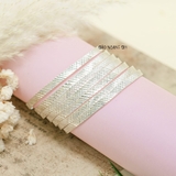 Vòng tay bạc nữ dang vòng tuần bản dẹt mặt vòng hoạ tiết đính V2409130026