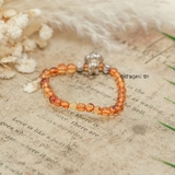 Vòng Hổ Phách Charm Cún Xinh V2409160013