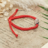 Vòng Tay Dây Đỏ Charm Tỳ Hưu V2409160015