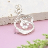 Mặt Dây Chuyền Bạc Nữ S925 Thiết Kế Hoa Nhỏ Xinh Trung Tâm M2409230071