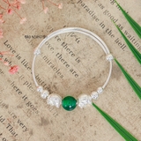 Vòng tay trẻ em charm mèo hello kitty, cầu bạc và charm cầu đá xanh lá cây V2409110035