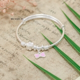 Vòng tay bé gái thiết kế charm nơ hồng xinh xắn V2409110026