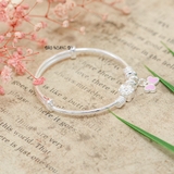 Vòng tay bé gái thiết kế charm nơ hồng xinh xắn V2409110026