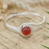 Vòng tay bạc nữ  mặt vòng thiết kế ngọn dương xỉ mềm mại ôm trọn đá tròn đỏ nổi bật V2409050051