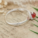 Vòng tay bạc nữ  mặt vòng thiết kế ngọn dương xỉ mềm mại ôm trọn đá tròn đỏ nổi bật V2409050051