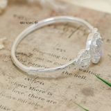 Vòng tay bạc nữ thiết kế mặt dạng đồng hồ đính đá trắng lớn kết hợp viền đính đá nhỏ V2409040011