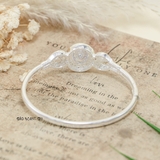 Vòng tay bạc nữ thiết kế mặt dạng đồng hồ đính đá trắng lớn kết hợp viền đính đá nhỏ V2409040011