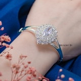 Vòng tay bạc nữ mặt vòng hình thoi đính đá chủ hình thoi và các cánh hoa đính đá bao quanh V2409050052