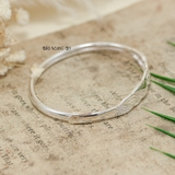 Vòng tay bạc nữ mặt vòng hình lá xếp xen kẽ lượn sóng mềm mại V2409050025