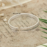 Vòng tay bạc nữ bản vừa thiết kế mặt võng rãnh hoạ tiết đơn giả kết hợp đính đá nhẹ nhàng V2409090011