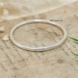 Vòng tay bạc nữ thiết kế vòng trơn đơn giản dễ đeo V2409090038
