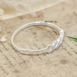 Vòng tay bạc nữ mặt vòng được thiết kế dẫy chữ X đính đá V2409050028