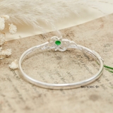 Vòng tay bạc nữ mặt vòng hình mặt trời tâm đính đá lớn màu xanh lá cây xung quang đính đá trắng V2409040032