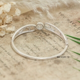 Vòng tay bạc nữ mặt vòng hình tròn kết hợp hoạ tiết uốn lượn đính đá V2409050067