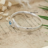 Vòng tay bạc nữ mặt vòng hình hoa nhuỵ hoa đính đá màu xanh da trời V2409050036