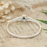 Vòng tay bạc nữ mặt vòng hình hoa cánh quạt đính đá trắng nhuỵ hoa đính đá đen V2409050041