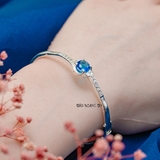 Vòng tay bạc nữ mặt vòng hình hoa nhí nhuỵ hoa đính đá xanh nước biển V2409090005