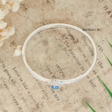 Vòng tay bạc nữ mặt vòng hình thoi đính đá trắng nhỏ tâm đính đá tròn lớn màu xanh nước biển V2409040028