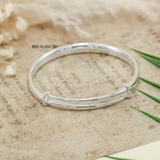 Vòng tay bạc nữ bản dẹt mặt vòng khắc hình hao tiêu điểm và cành lá V2409130019